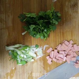 辣白菜煮玉米喳面的做法步骤:2