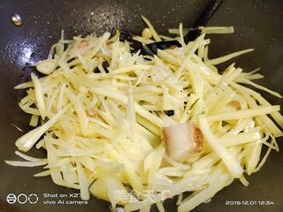 锅烧牛肉炒土豆丝的做法步骤:4