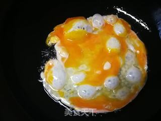 芹菜鸡蛋炒猫耳朵的做法步骤:3