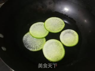 鸡蛋青萝卜三明治的做法步骤：1