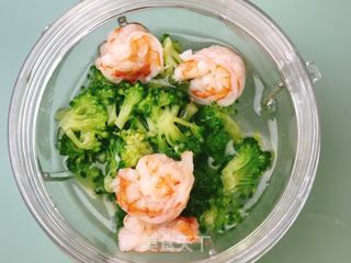 西兰花鲜虾泥的做法步骤:5