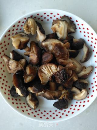 香菇鸡肉焖杂粮饭的做法步骤:4