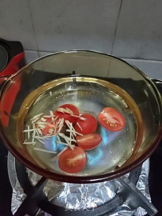 小番茄紫菜蛋汤的做法步骤:3