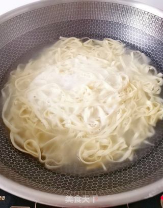 手擀鸡蛋面的做法步骤:11