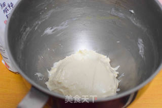 小朋友特别爱吃的面包肉松卷的做法步骤:3
