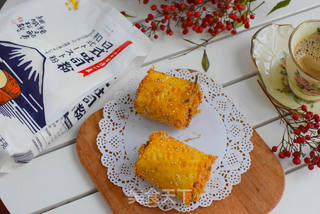 小朋友特别爱吃的面包肉松卷的做法步骤:13