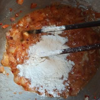 泡菜饼的做法步骤:4