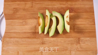 酥烤牛油果的做法步骤:2