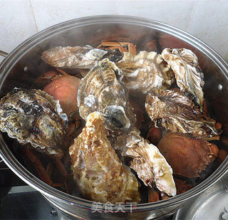蒸汽河蟹小海鲜的做法步骤:4
