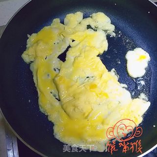 西芹鸡蛋炒米饭的做法步骤：5