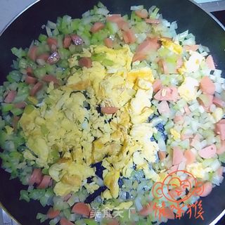 西芹鸡蛋炒米饭的做法步骤:8
