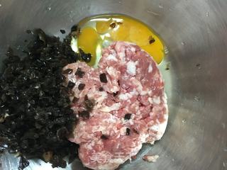 韭菜鸡蛋肉末饺子的做法步骤：5