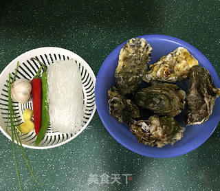 蒜蓉蒸生蚝的做法步骤：1