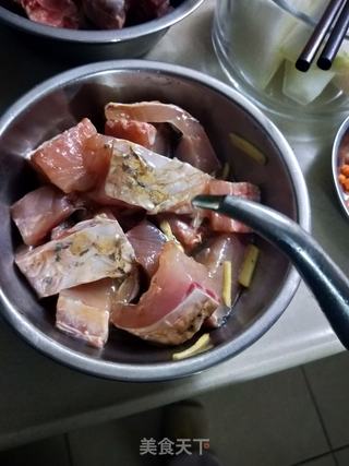 剁椒蒸鱼腩的做法步骤:2