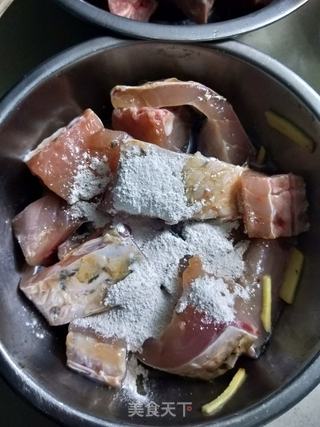 剁椒蒸鱼腩的做法步骤:3