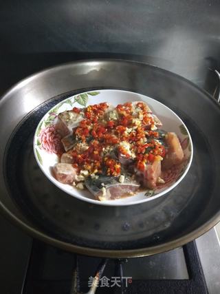 剁椒蒸鱼腩的做法步骤:6