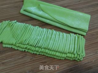 菠菜手擀面的做法步骤:7