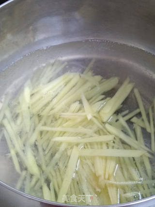 鲍鱼干贝XO酱拌土豆胡萝卜丝的做法步骤:4