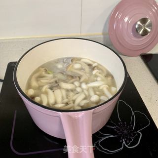 娃娃菜蘑菇豆腐汤的做法步骤:4