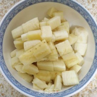益生菌香蕉奶昔的做法步骤:2