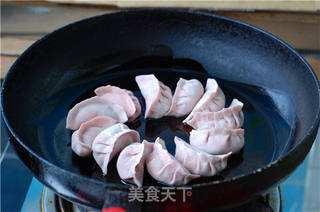 鲜肉煎饺的做法步骤:3