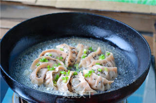 鲜肉煎饺的做法步骤:6