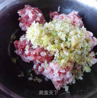 窝瓜虾仁水饺的做法步骤:6
