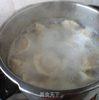 窝瓜虾仁水饺的做法步骤:11