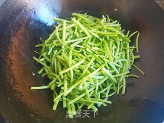 蚝油炒茼蒿的做法步骤:3