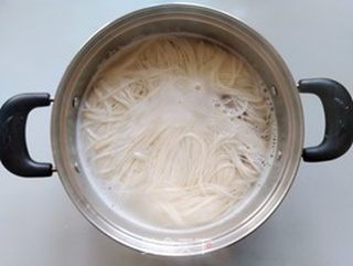 雪菜肉丝面的做法步骤:7
