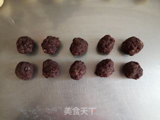 红豆馅粘豆包的做法步骤:6