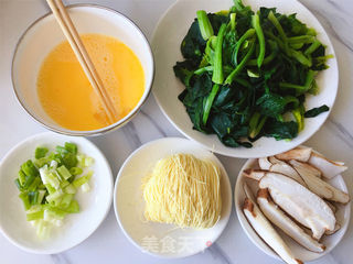 香菇菠菜鸡蛋面的做法步骤:3