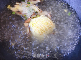 香菇菠菜鸡蛋面的做法步骤:10
