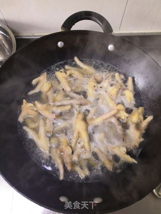 双椒鸡爪的做法步骤:4