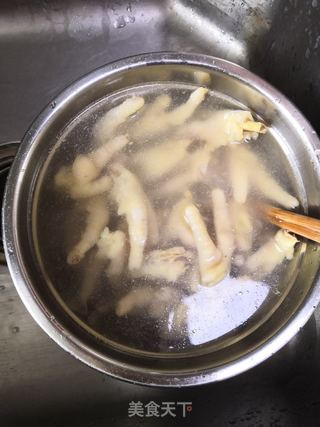双椒鸡爪的做法步骤:6