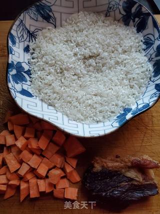 腊肉红薯饭的做法步骤:2