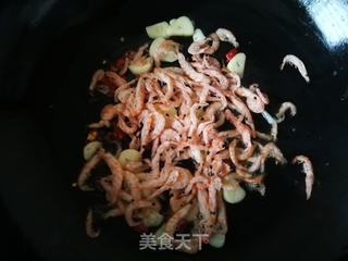 快手小炒:小红虾泼茼蒿的做法步骤:7