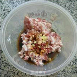 榨菜香芹肉馅玉米面蒸饺的做法步骤:10