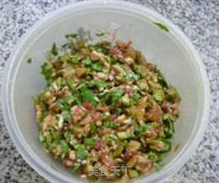 榨菜香芹肉馅玉米面蒸饺的做法步骤:11