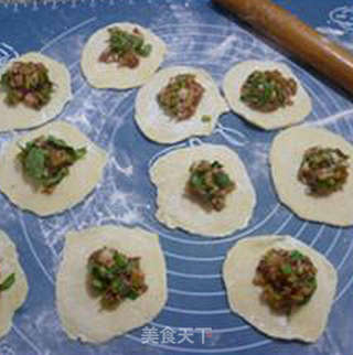 榨菜香芹肉馅玉米面蒸饺的做法步骤:14