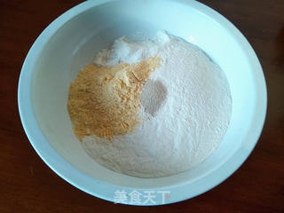 香菇白菜馅发面蒸饺的做法步骤:2