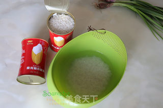 大闸蟹砂锅粥的做法步骤:2