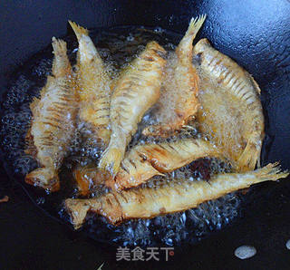 干烧马口鱼的做法步骤:5