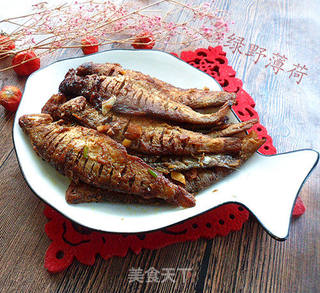 煎咸马口鱼的做法步骤:6
