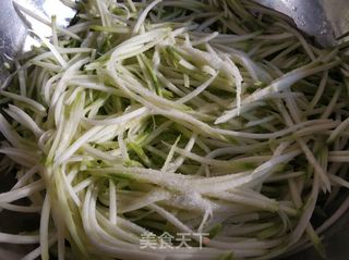 凉拌角瓜丝的做法步骤:2