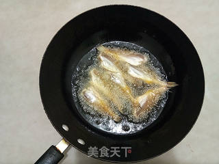 焖酥鱼(罐头)的做法步骤:3