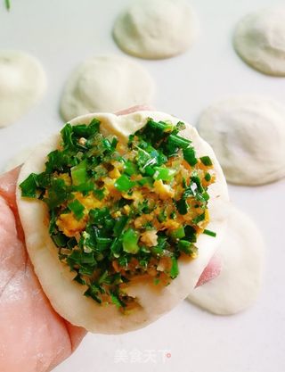 韭菜鸡蛋馅饼的做法步骤:9