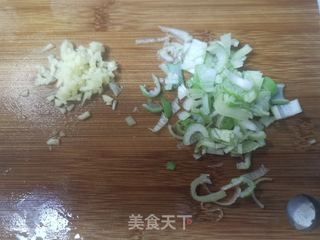 酱油肉末蔬菜面的做法步骤：2