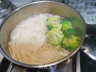 酱油肉末蔬菜面的做法步骤：16