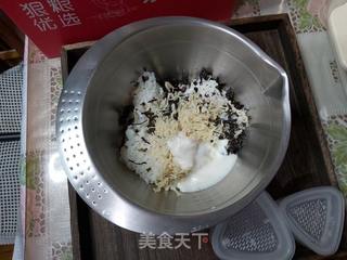 海苔肉松饭团的做法步骤:4